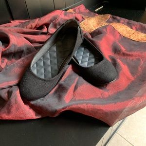 Black Mudd ballet style shoe